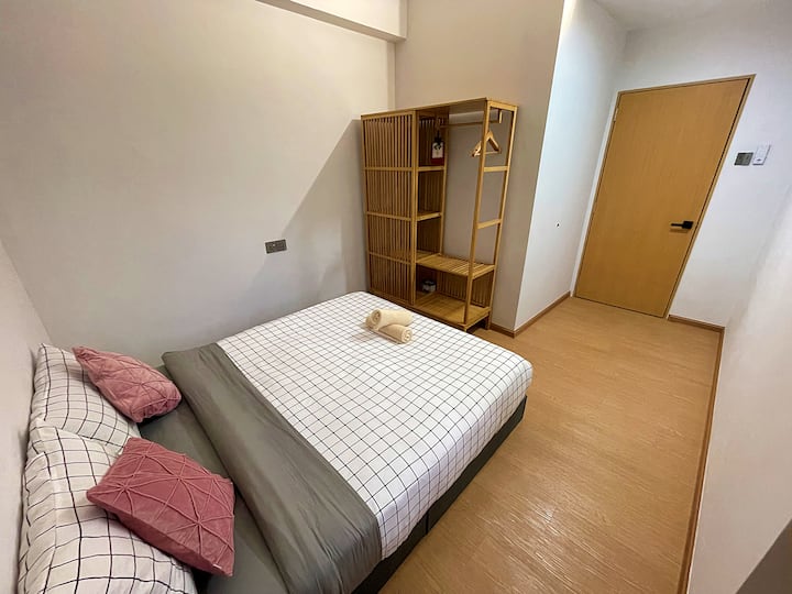 الطابق السفلي - سرير بحجم كبير