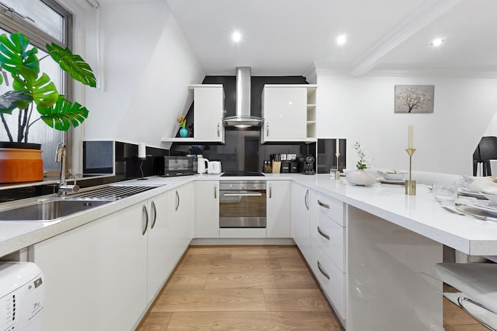 The Kensington Boutique 2 gallery image 3