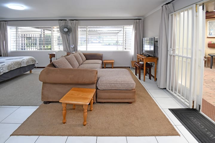 Comfortable, Convenient Accommodation - Edenvale