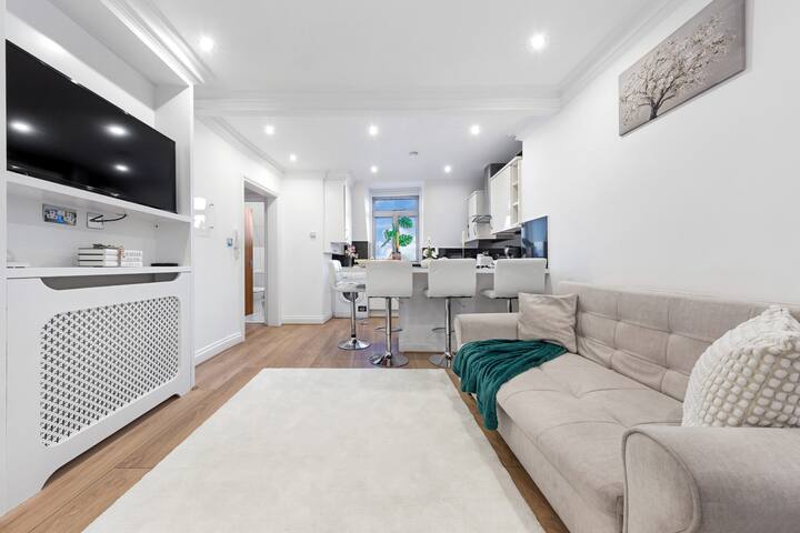 The Kensington Boutique 3 gallery image 3