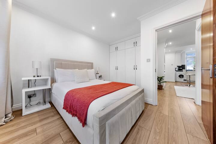 The Kensington Boutique 3 gallery image 2