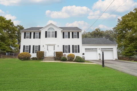 Convenient and spacious  Home w/ 4BR 2.5BA