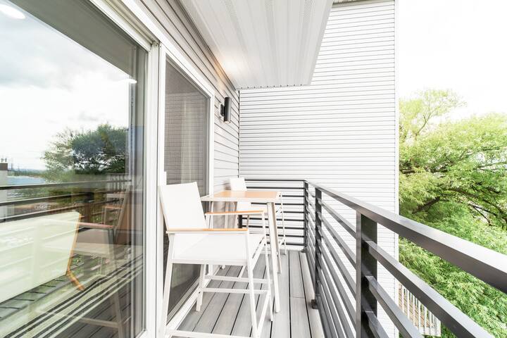 Private Parking Spot | Patio | 20 Min to NYC! gallery image 5