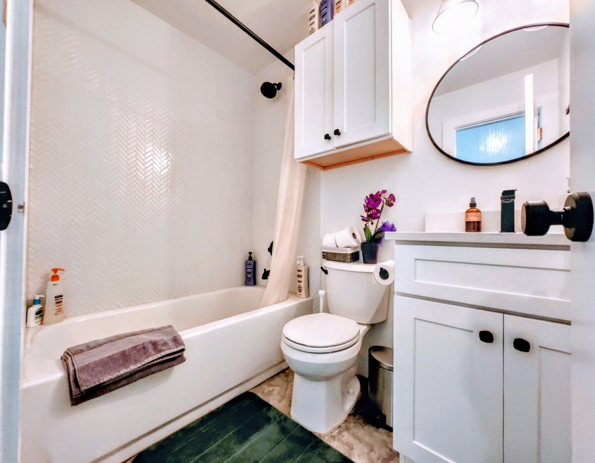 Modern Austin Tiny Home in Chill Neighborhood