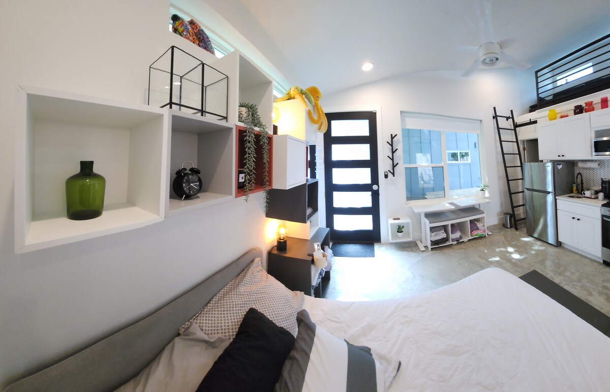 Modern Austin Tiny Home in Chill Neighborhood