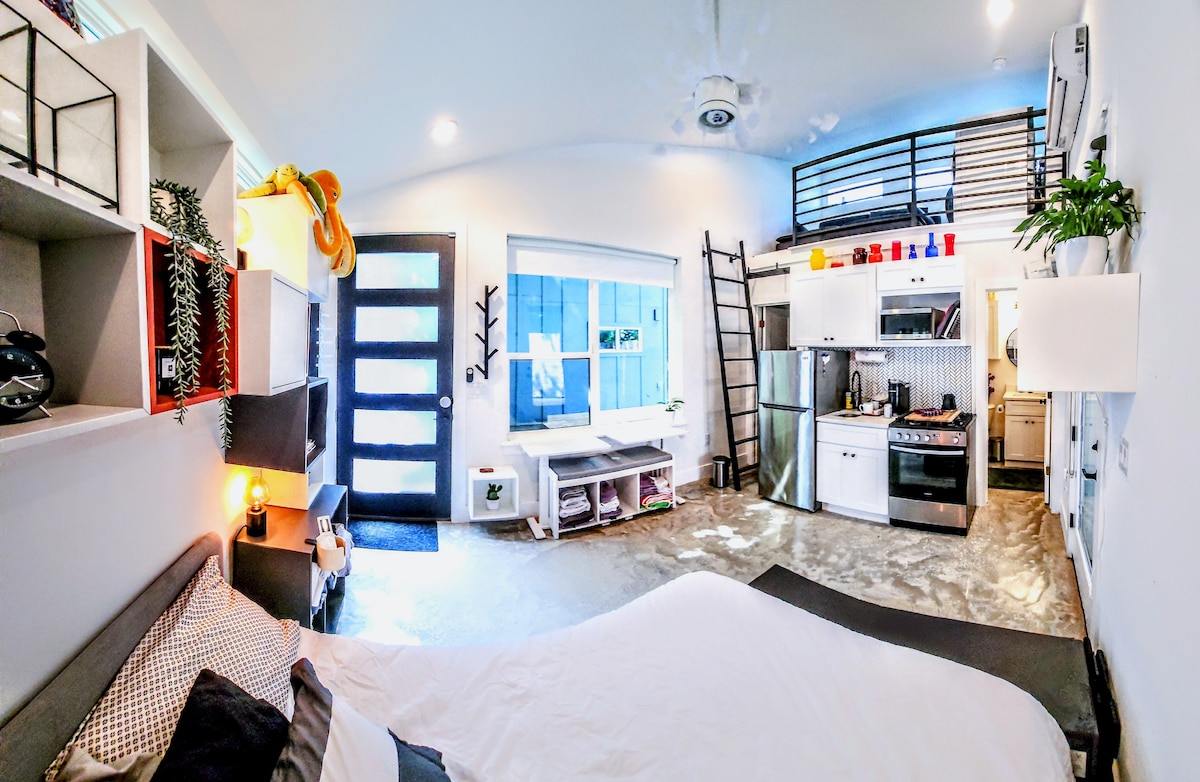 Modern Austin Tiny Home in Chill Neighborhood