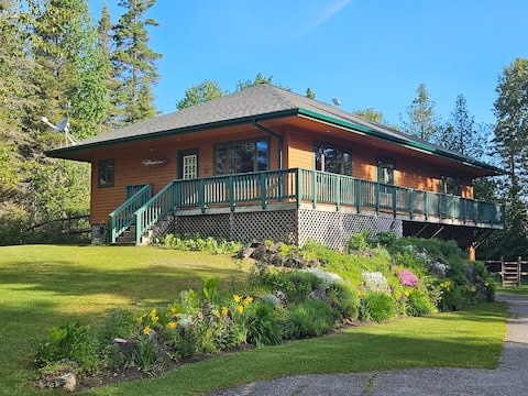 Remote & Cozy on 19 acres - Narina Trail access!