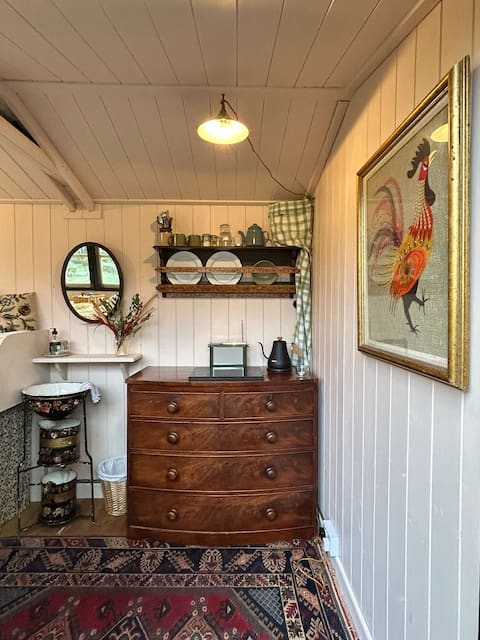 Top performing Airbnb: Quintessentially English thatched cottage glamping in South Cambridgeshire
