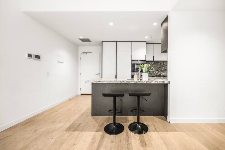 Unique-Style 3B2B Apt Pool Gym Parking @WSP gallery image 5