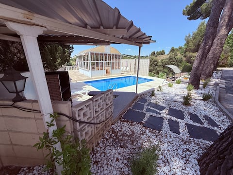 Luxury Villa with a private pool and tennis