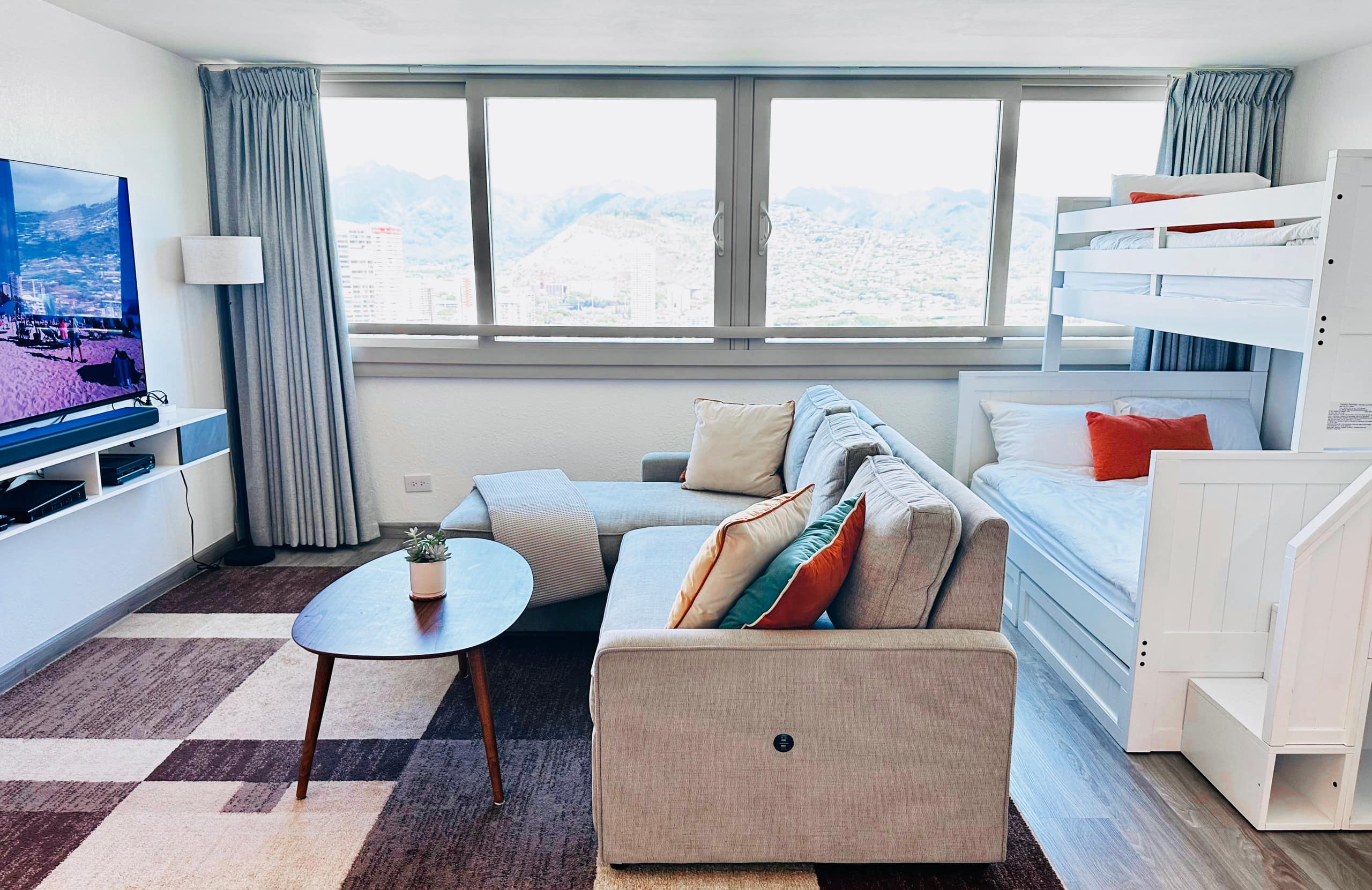 35FL-Newly Renovated Hidden Gem 1BR / Waikiki - Image 2