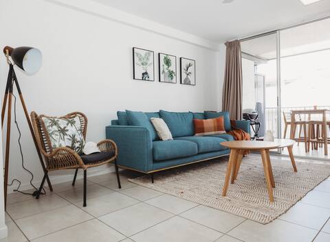 Top Airbnb: Stones Throw from The Beach/Townsville @sublimetsv in Townsville City