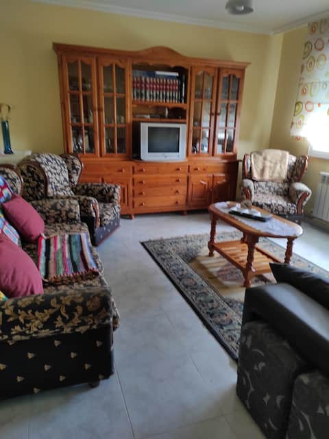 Anuncio de Airbnb popular: Beautiful House in Cangas en Foz