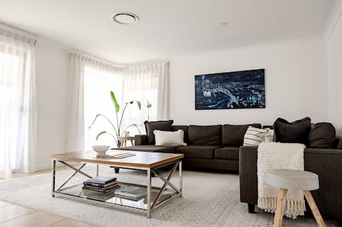 Top Airbnb: Arkadia Eco Oasis: Pool • EV Charger • Fire Pit in Berry