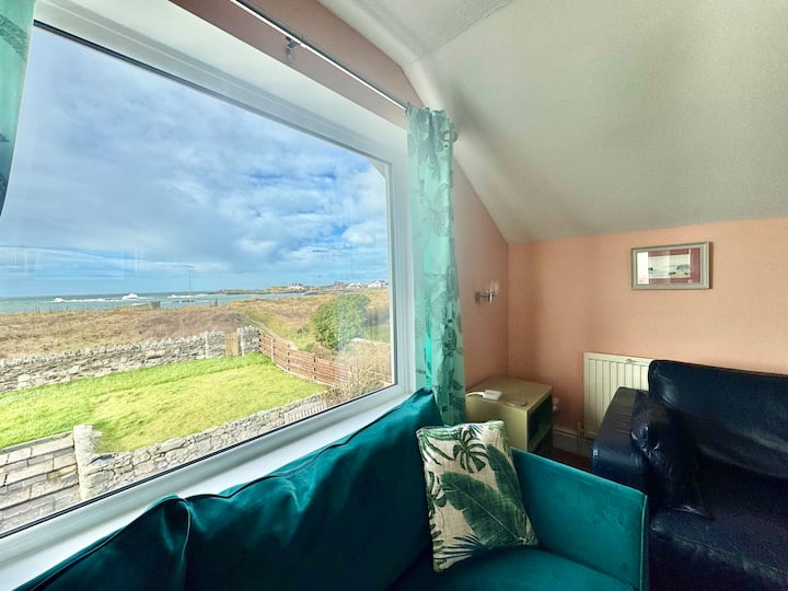 Beach Side Sea Shanty House - Rhosneigr