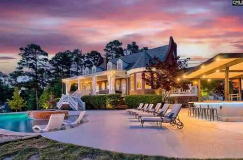 Private Luxury Lakefront Resort