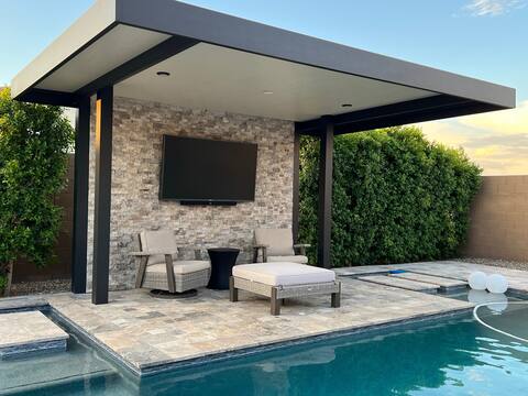 Modern Home w/Heated Saltwater Pool Private Oasis
