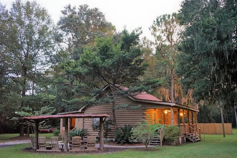 Log Cabin w/Hot Tub & Dog Park
