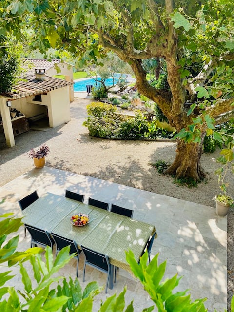 Mas des Trois Rocs 4-star furnished tourist accommodation