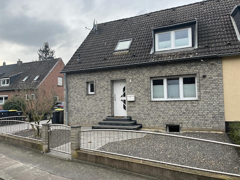 4 Bedroom City Break Location near Cologne