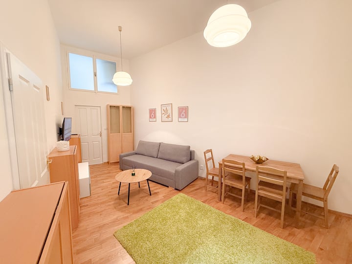 Yellow Apartment - Prague