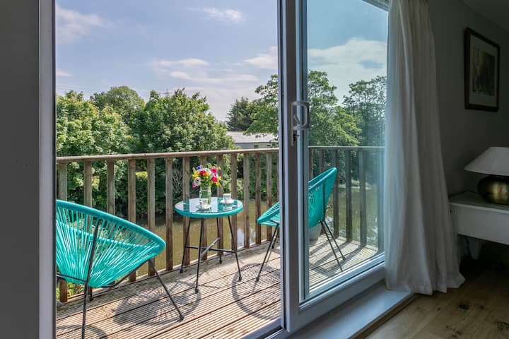 Riverside-stunning Location In Iden - Rye - Kent