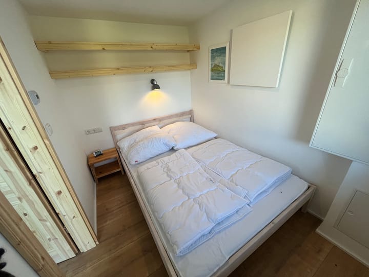 Schlafzimmer 1