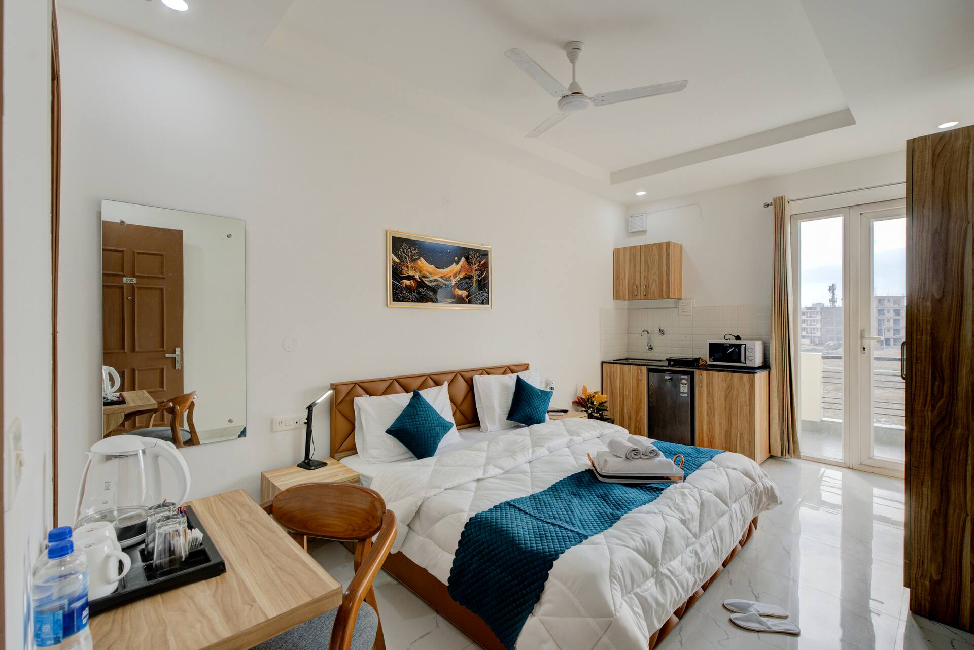 Cozy Studio Apartment with Patio N/B Element One