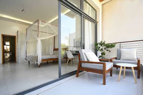 Cozy & spacious oasis, green & central