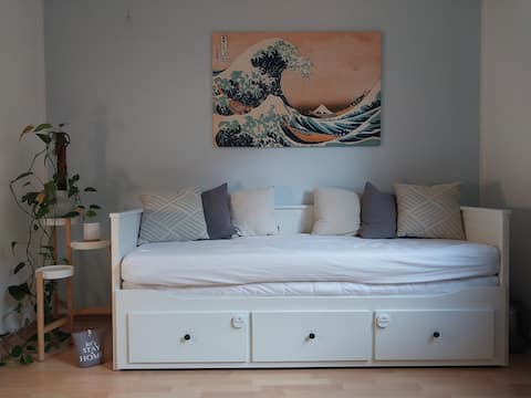 By S-Bahn in 20 minutes to the city center