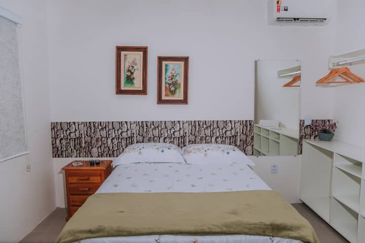 Suitë e pavarur, me televizor kabllor, ajër të kondicionuar , Wi Fi , artikuj bazë të higjienës