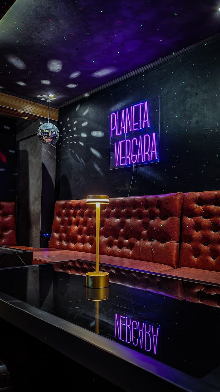 The Silver Ktv Sound Lounge Experience - 3br - Manila