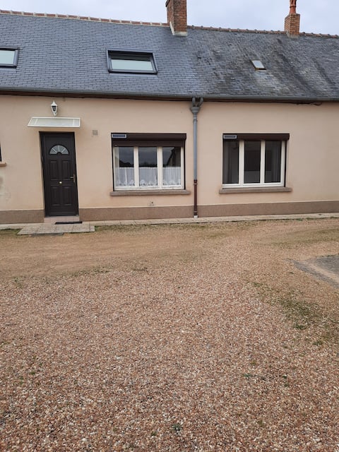 Quiet house
near the 24-hour route