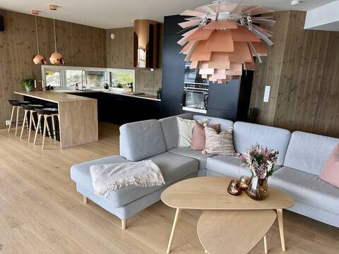 Successful Airbnb property: Comfortable cabin by Lake Nisser–peace, great view in Nissedal