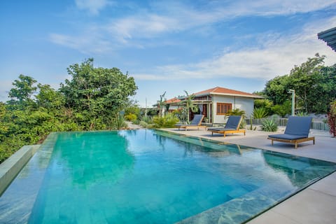 House in Alto da Vista Pipa with a private pool and air-conditioning