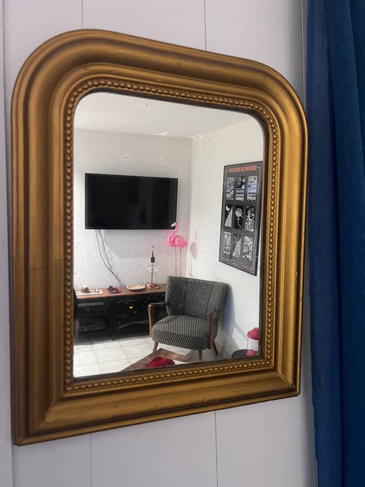 TV de 125 cm Samsung con barra de sonido Bose.