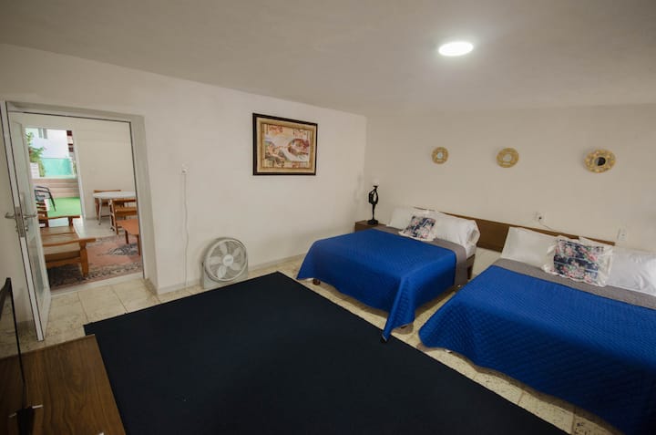 Wasiliana na WhatsApp 442 332 3005 
kwa habari zaidi
Calle 16 de Setembre 131 Oriente., Centro, 
76000 Santiago de Queretaro, Qro. 
casa.catalinashb@gmail.com 
442 332 3005 