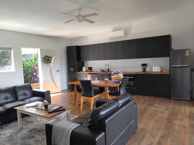 Wallaby – Private 3 Bedroom, 2 Bathroom House