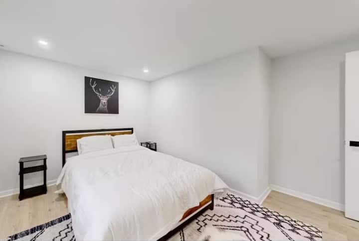 Dormitorio 3 con cama tamaño queen.