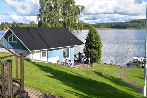 Popular Airbnb listing: Lake house/guest house in the Stockholm Archipelago. in Österåker