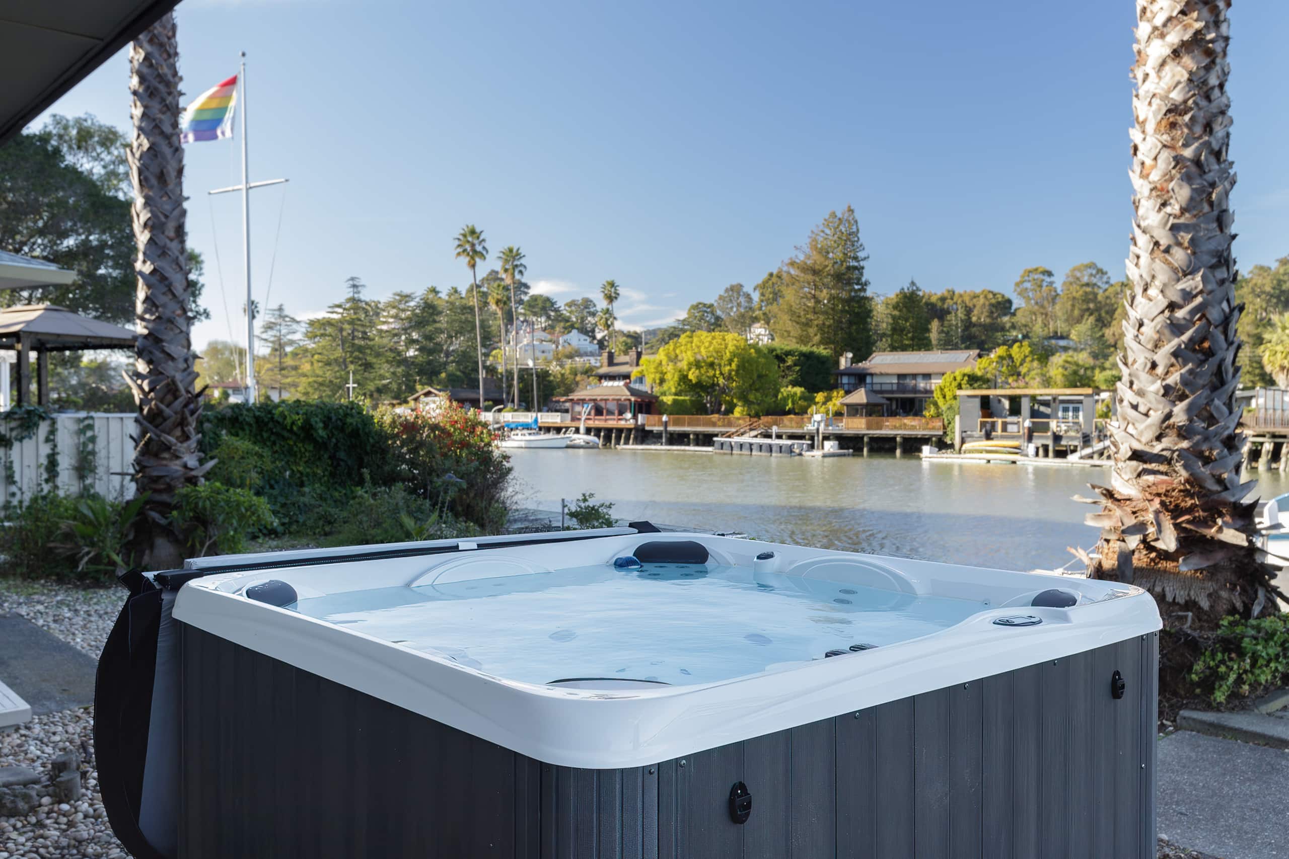 Waterfront Home with Dock, Hot Tub & Yoga Patio - Photo 91