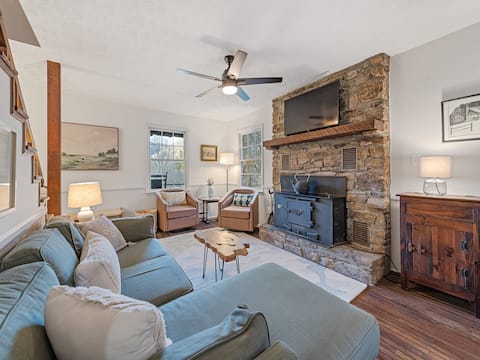 Successful Airbnb property: 4BR Hemlock Cabin | Streamside Smoky Mtn Retreat in Maggie Valley