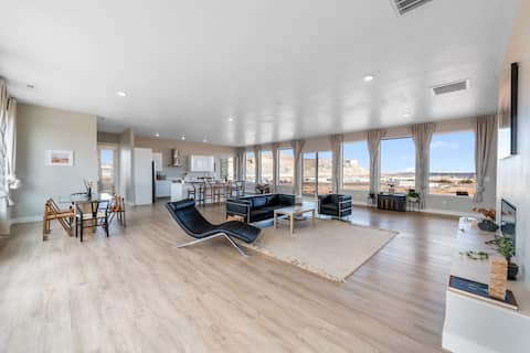 Lux Glass House, Billiards, Grand Escalante views