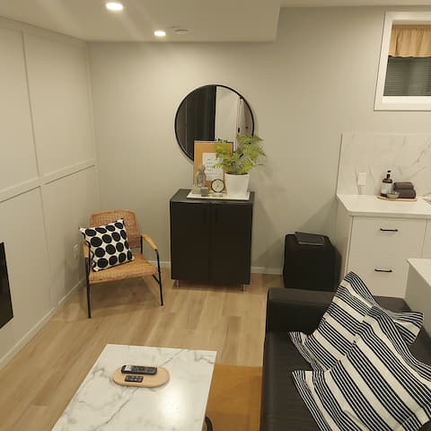 Top performing Airbnb: Relax on 4th! in Nutana Sector