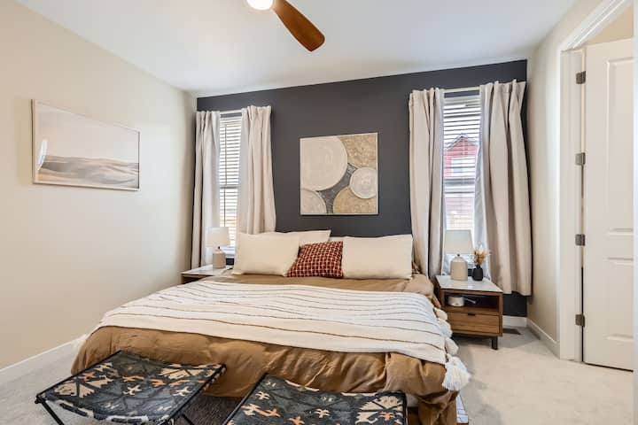 Private Suite | Great Views | Near Den + Downtown - Denver, CO