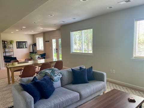 Successful Airbnb property: Boulder Basecamp in Gunbarrel