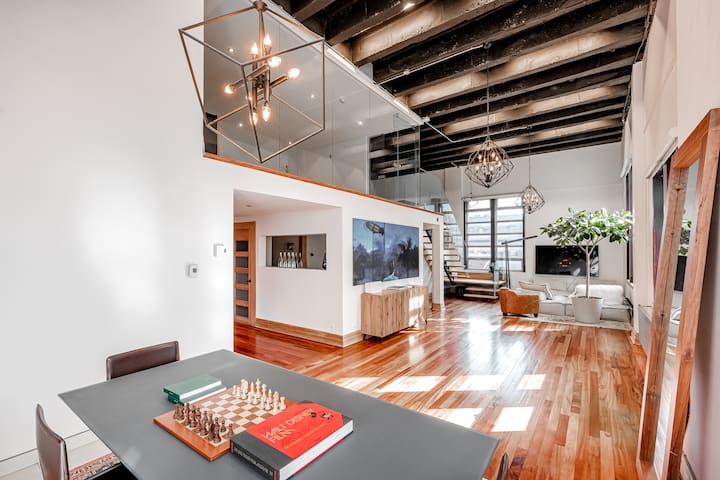 2 Floored Penthouse & Private Terrace Downtown