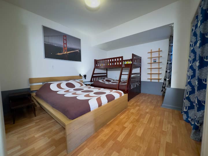 There's a queen bed that can sleep 2 people, and a bunk bed that can sleep 2 more, 3 if needed temporarily.