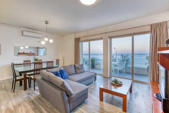 Luxury Waterfront Stay In Prime Sliema Area - La Valeta
