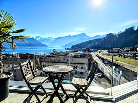 Penthouse mit Berg und Seesicht